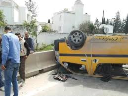 حادث مرور بين سيارة نقل جماعي و سيارة خفيفة 